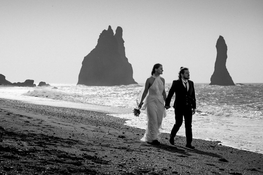 A memory for a lifetime: Photographers from Istria took wedding photos next to an active volcano in Iceland